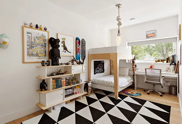 Sold by Douglas Elliman | media 20