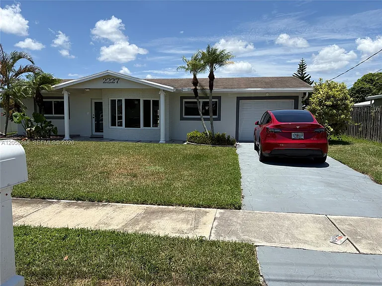 2227 NW 65th Ave — Photo 2