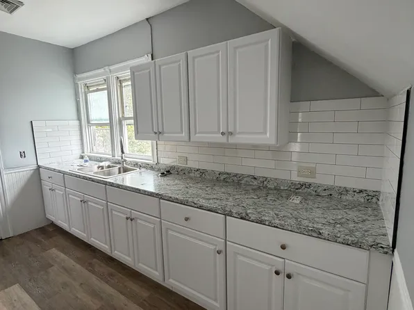 50 Franklin Ave Floor 3, Cranston, RI 02920