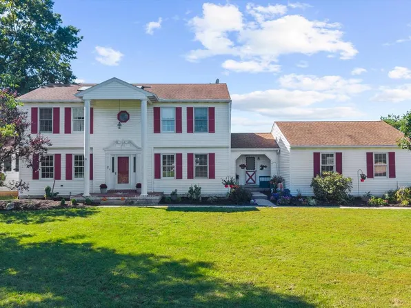 3149 Middle Creek Rd, Gilbertsville, PA 19525