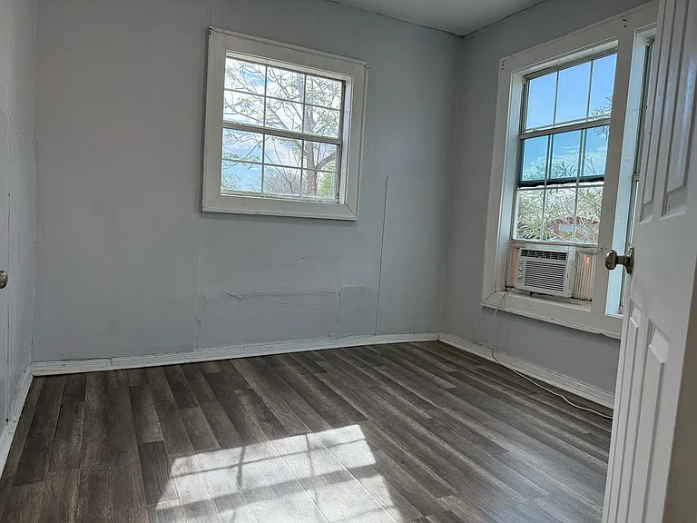 224 NW 2nd St #1 — Photo 6