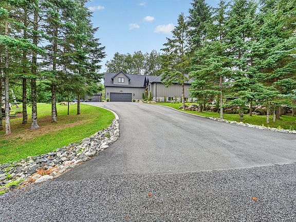 3rd image of 5 Ploughshare Ct