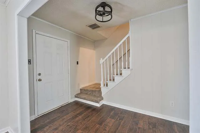 4 bed, $3,000 — Photo 2