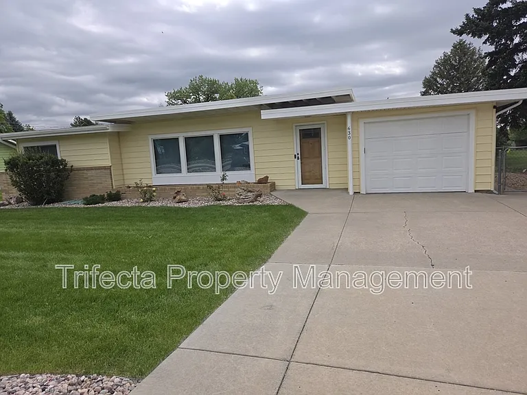 630 N Taft Hill Rd — Photo 2