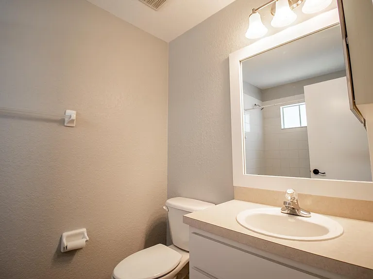 741 E Lime St — Photo 23