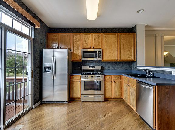 4th image of 14 Thomas Ct #23-3