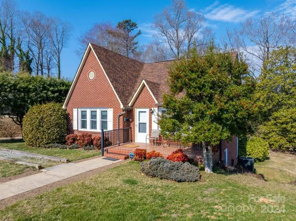 527 E Oak St, Marion, NC 28752