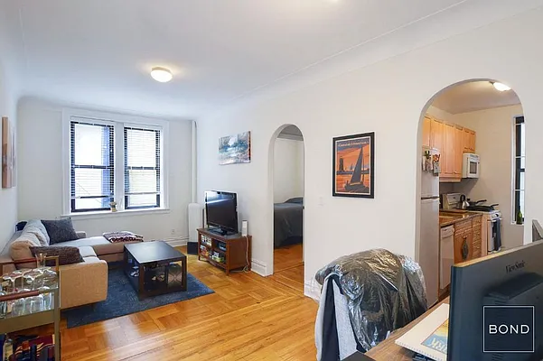 Rented by Bond New York | media 15