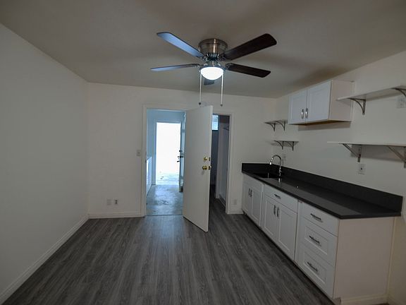 2nd image of 228 La Paloma