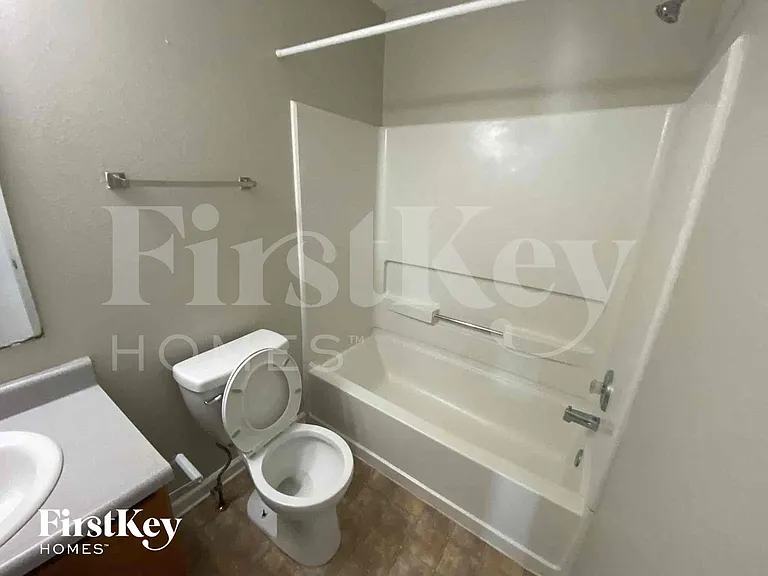 8854 Youngs Creek Ln — Photo 9