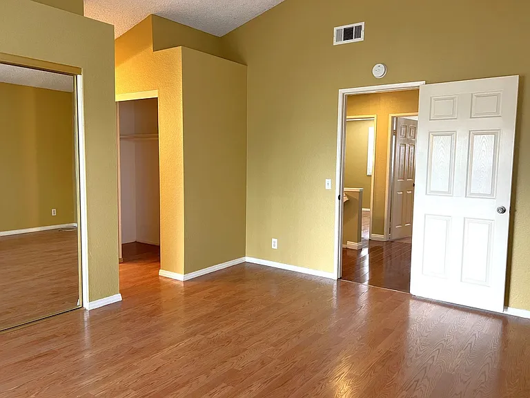 1349 Crestmont Dr — Photo 19
