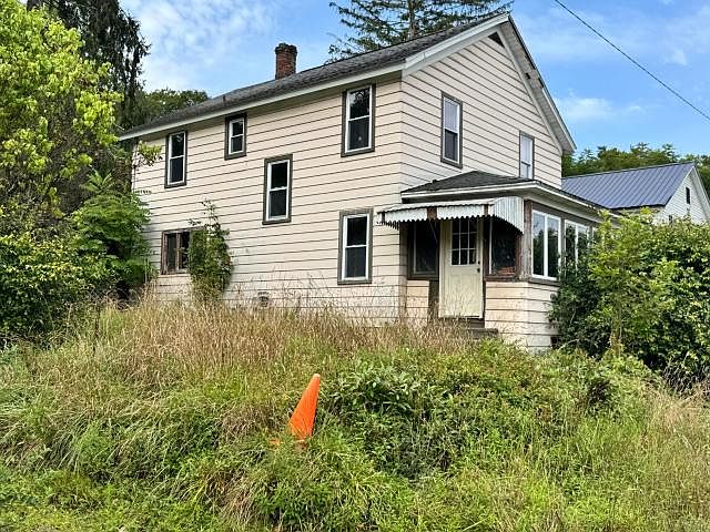 2nd image of 92 3rd Mill St