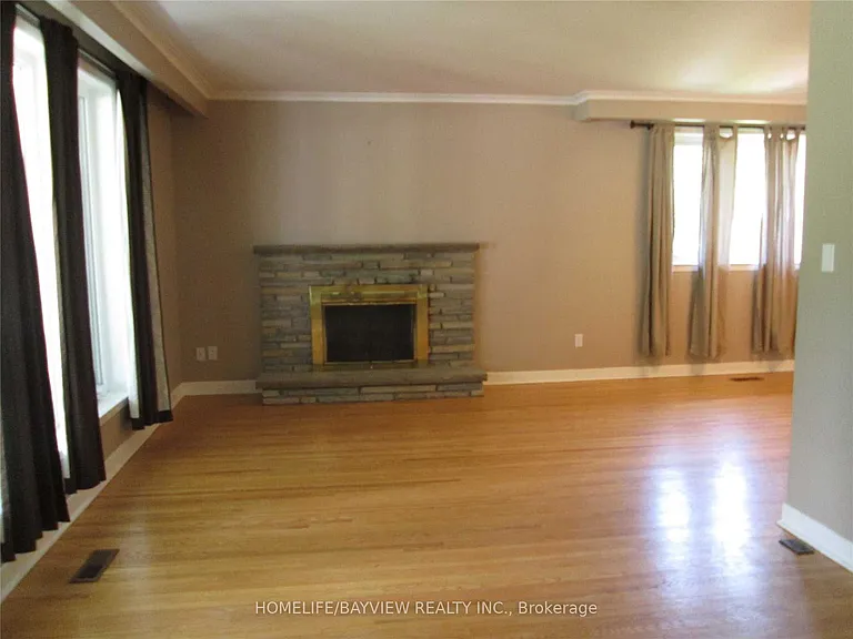 303 Millard Ave — Photo 2