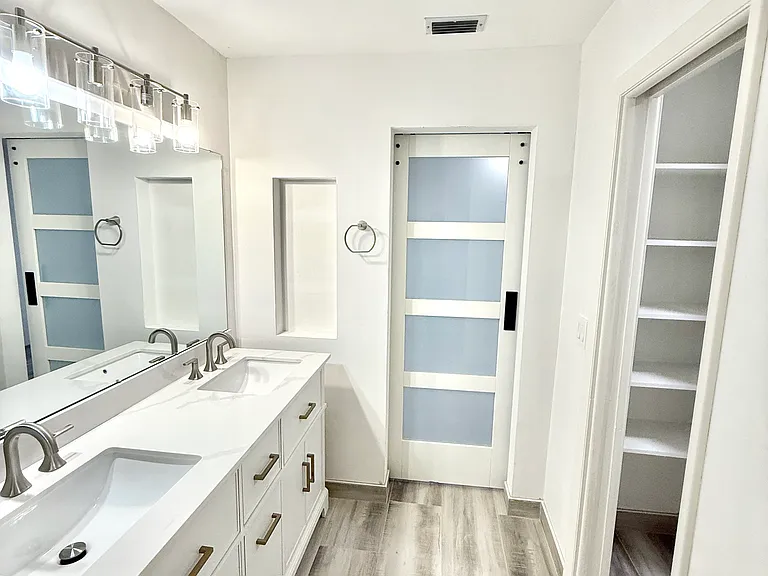 7425 Curtiss Ave — Photo 10