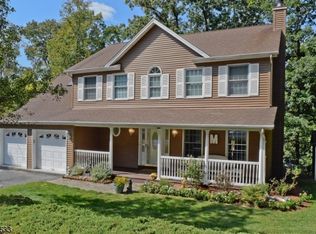 6 Oak Dr, Stanhope, NJ 07874