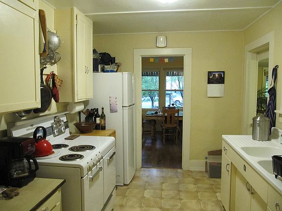 5th image of 709 N D St