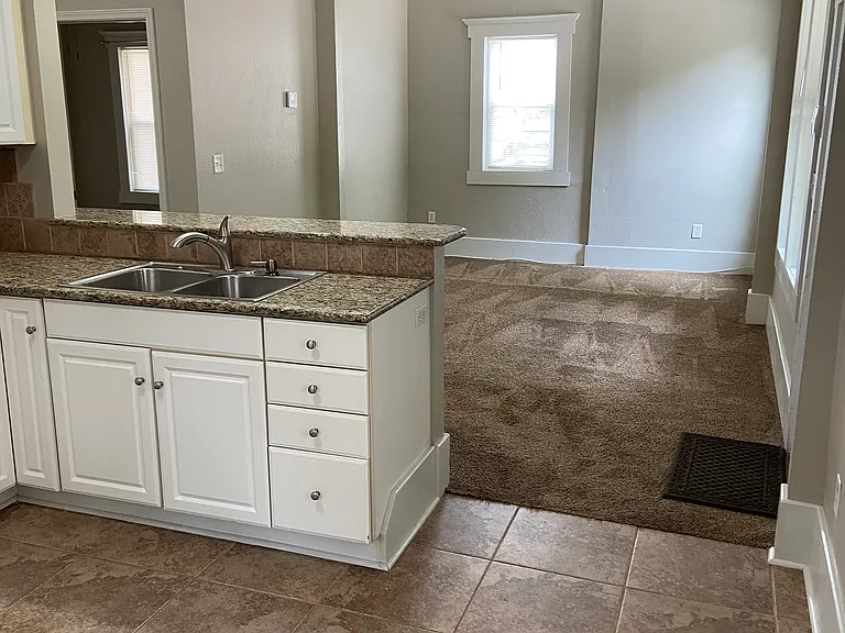 1012 E Cervantes St #D — Photo 11