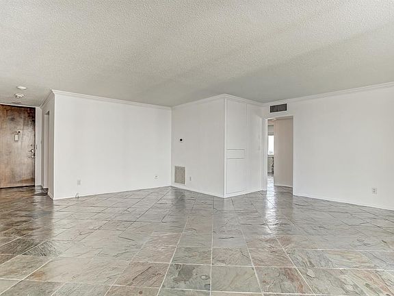 3rd image of 3614 Montrose Blvd Unit 800