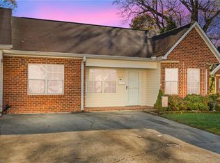 142 Bethania Oaks Cir, Pfafftown, NC 27040