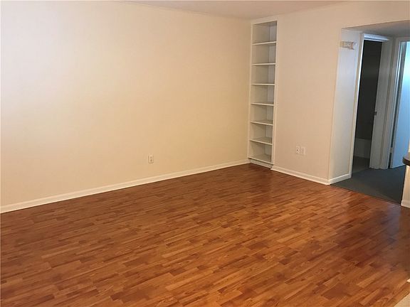 3rd image of 801 W Lynn St #102