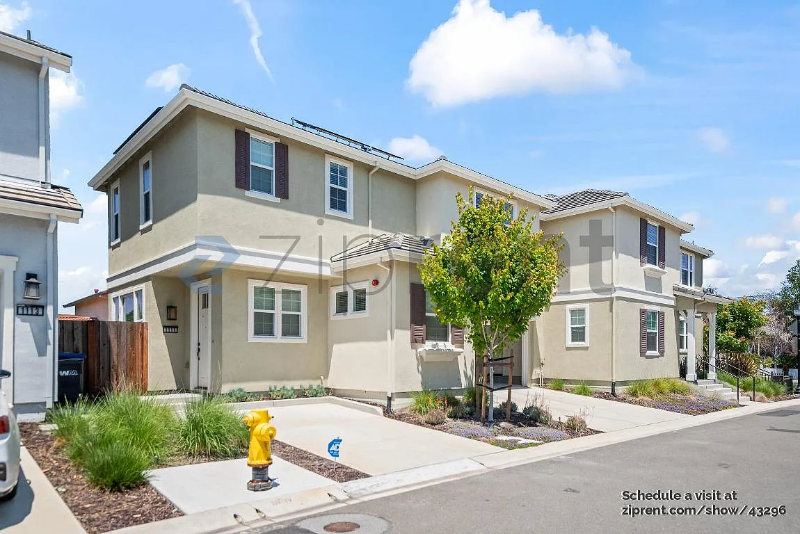 1 bed, 750 sqft, $2,700 — Photo 1