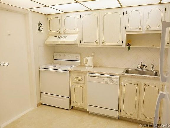2nd image of 410 SE 2nd St APT 104