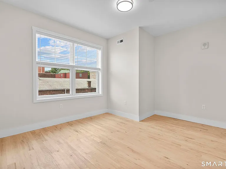 113 Canal St W #301 — Photo 31