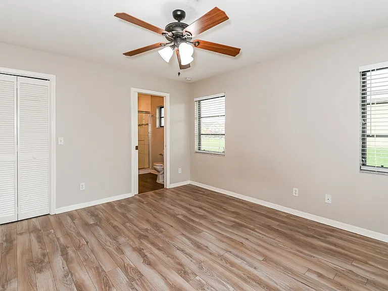 2529 SW 15th Pl — Photo 11