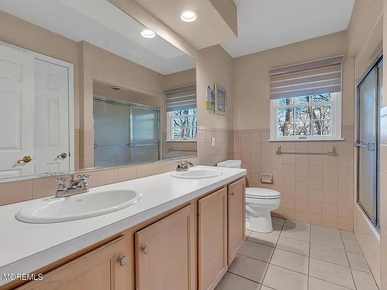 21 Old Queens Ct — Photo 27