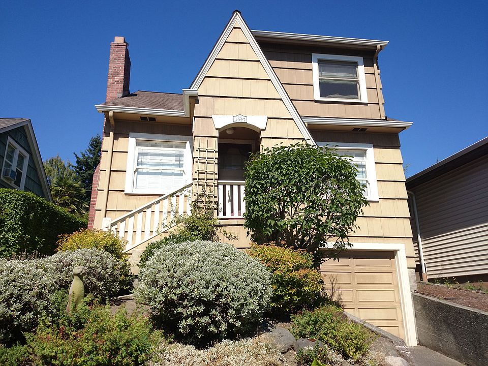 2nd image of 4027 Fauntleroy Way SW