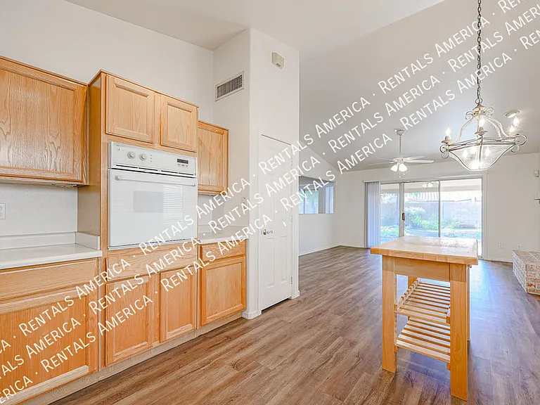 5351 W Saragosa St — Photo 13