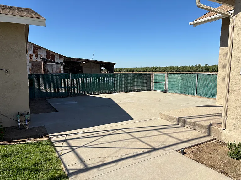 15930 E State Highway 120 — Photo 5