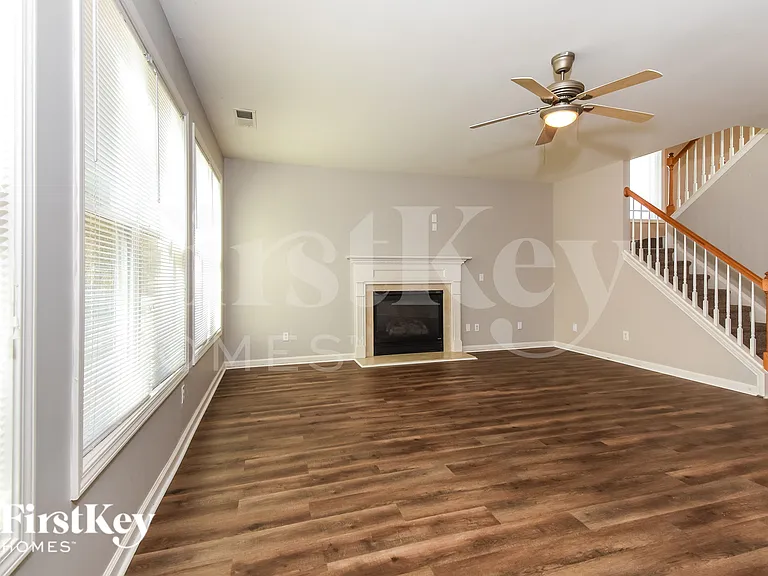 3075 Highgreen Trl — Photo 3