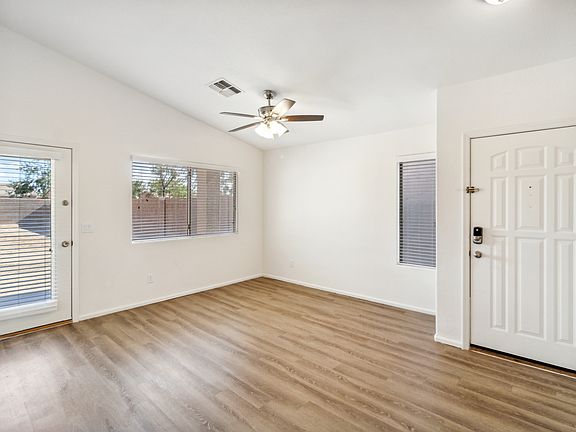 4th image of 42595 W Michaels Dr