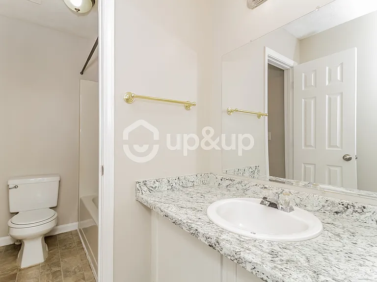 1122 W Shore Dr — Photo 13