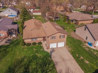 705 S Walnut St, Pontiac, IL 61764