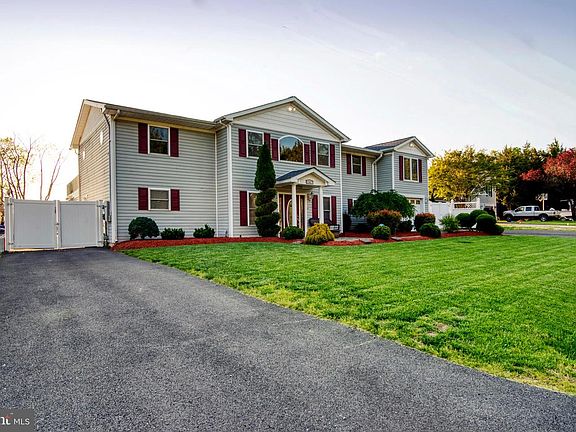 3rd image of 12427 Potomac View Dr