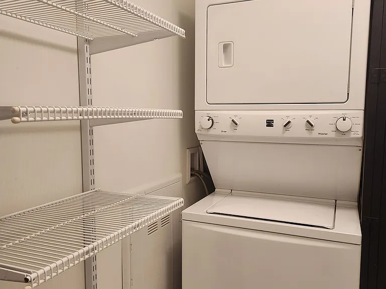 150 E Liberty St #503 — Photo 5