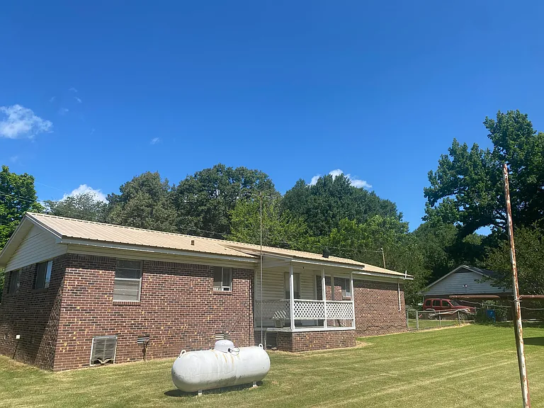 124 Gardenview Dr — Photo 4