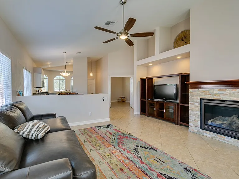 489 First Light St — Photo 16