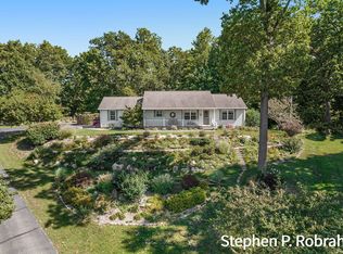 102 Hunters Trail Ct, Middleville, MI 49333