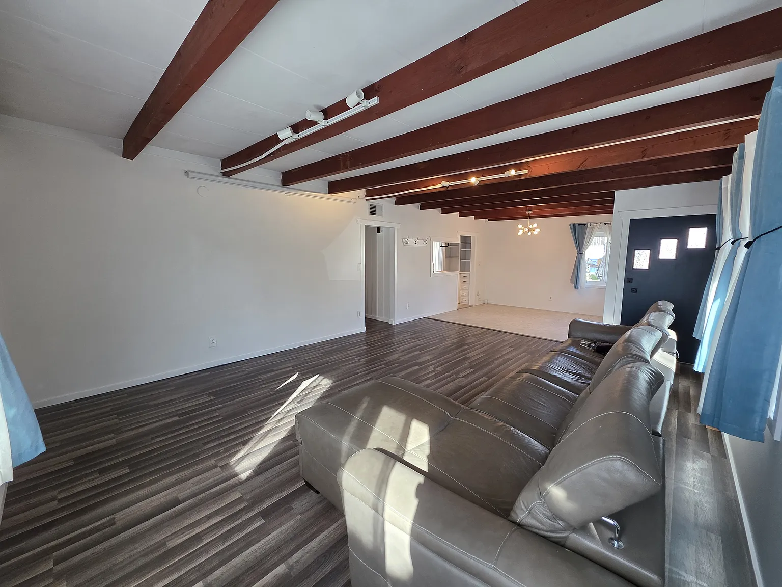 3 bed, 1510 sqft, $3,900 — Photo 3
