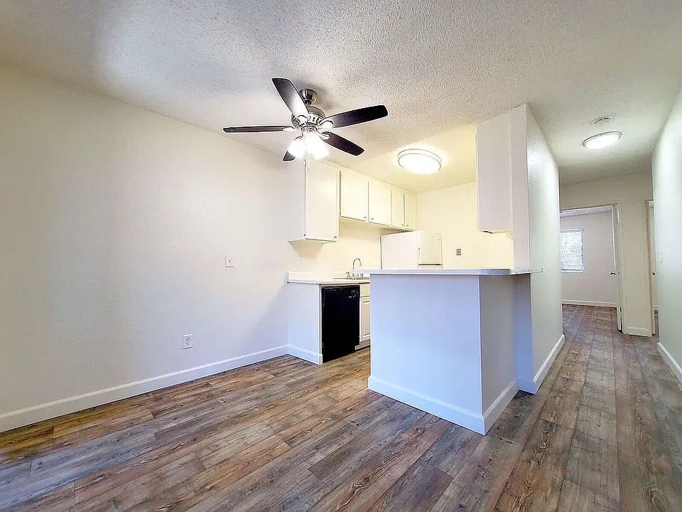 Indian Springs Apartments