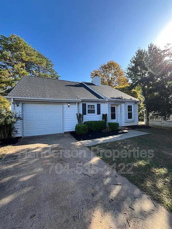 3 bed, 2.0 bath, 1021 sqft, $1,650 — Photo 1