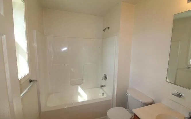 135 Escalade Ln — Photo 5