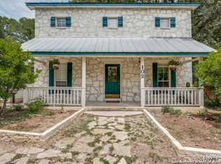 102 View Point Dr W, Boerne, TX 78006