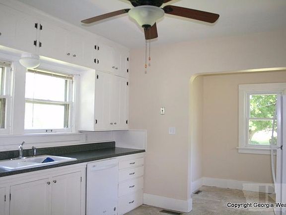 5th image of 501 Geneseo St