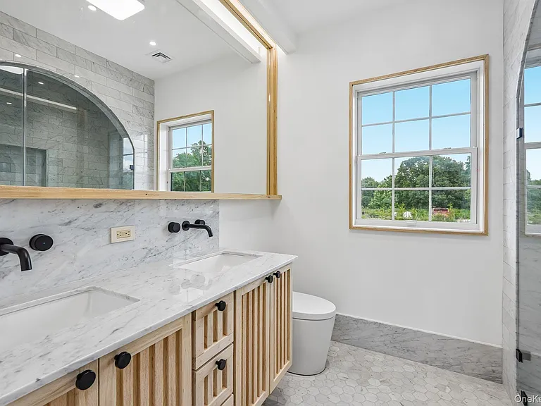 1707 Marie Ln — Photo 33