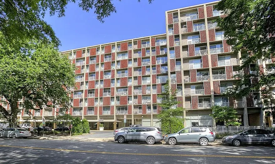 Studio, 517 sqft, $1,795 — Photo 3