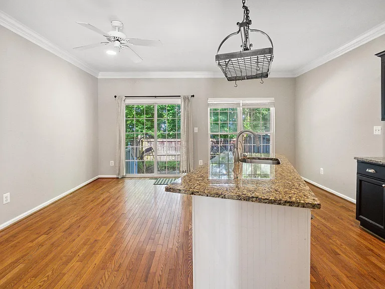 1319 Vintage Pl — Photo 21